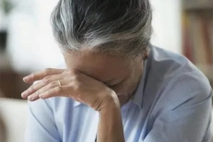 分享女性絕經(jīng)前的6個征兆：月經(jīng)失調(diào)只是其中的一個
